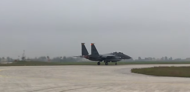 Εντυπωσιακή απογείωση F-15 στην 110 Π.Μ. Λάρισας (video)